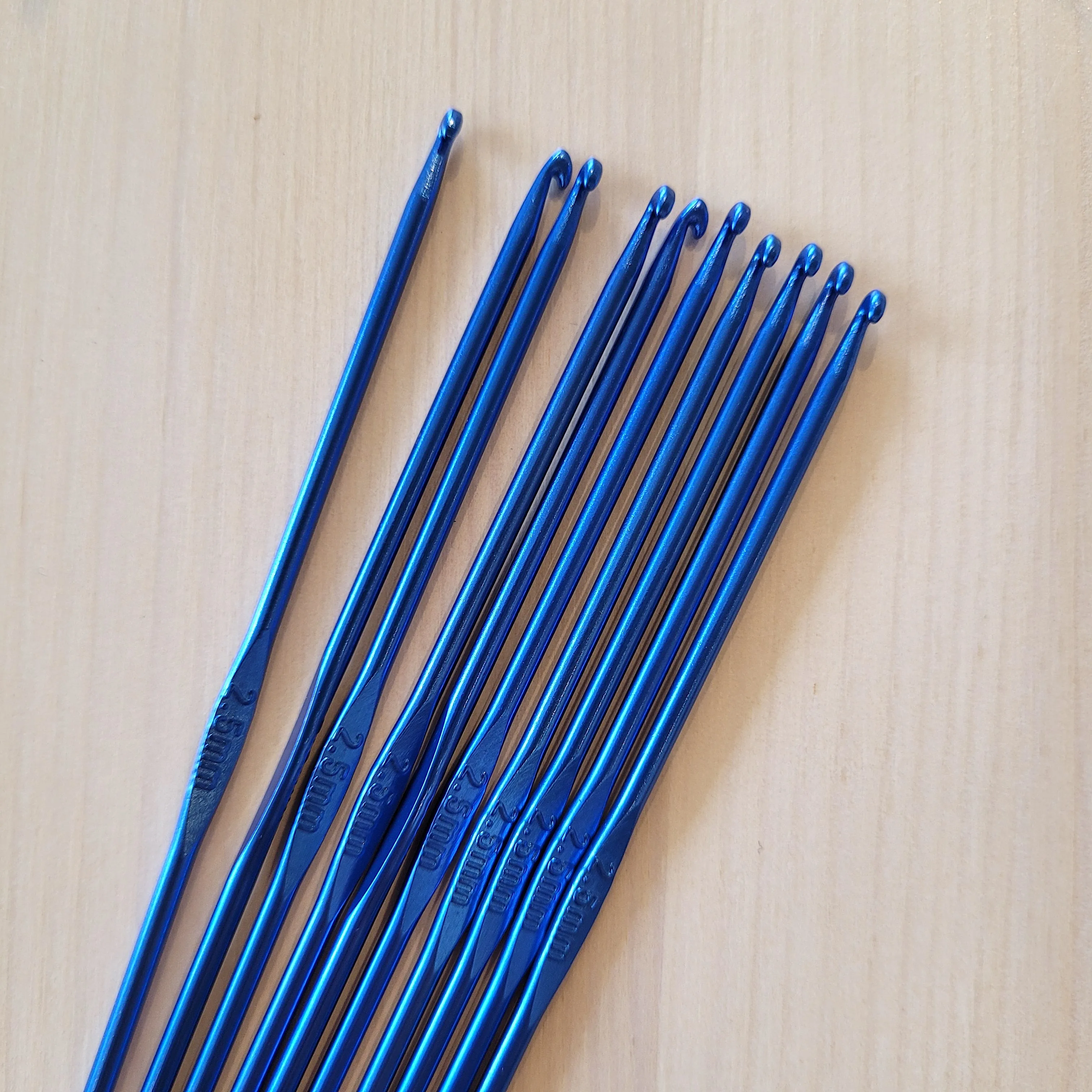 Aluminum hooks - 2 mm to 8 mm
