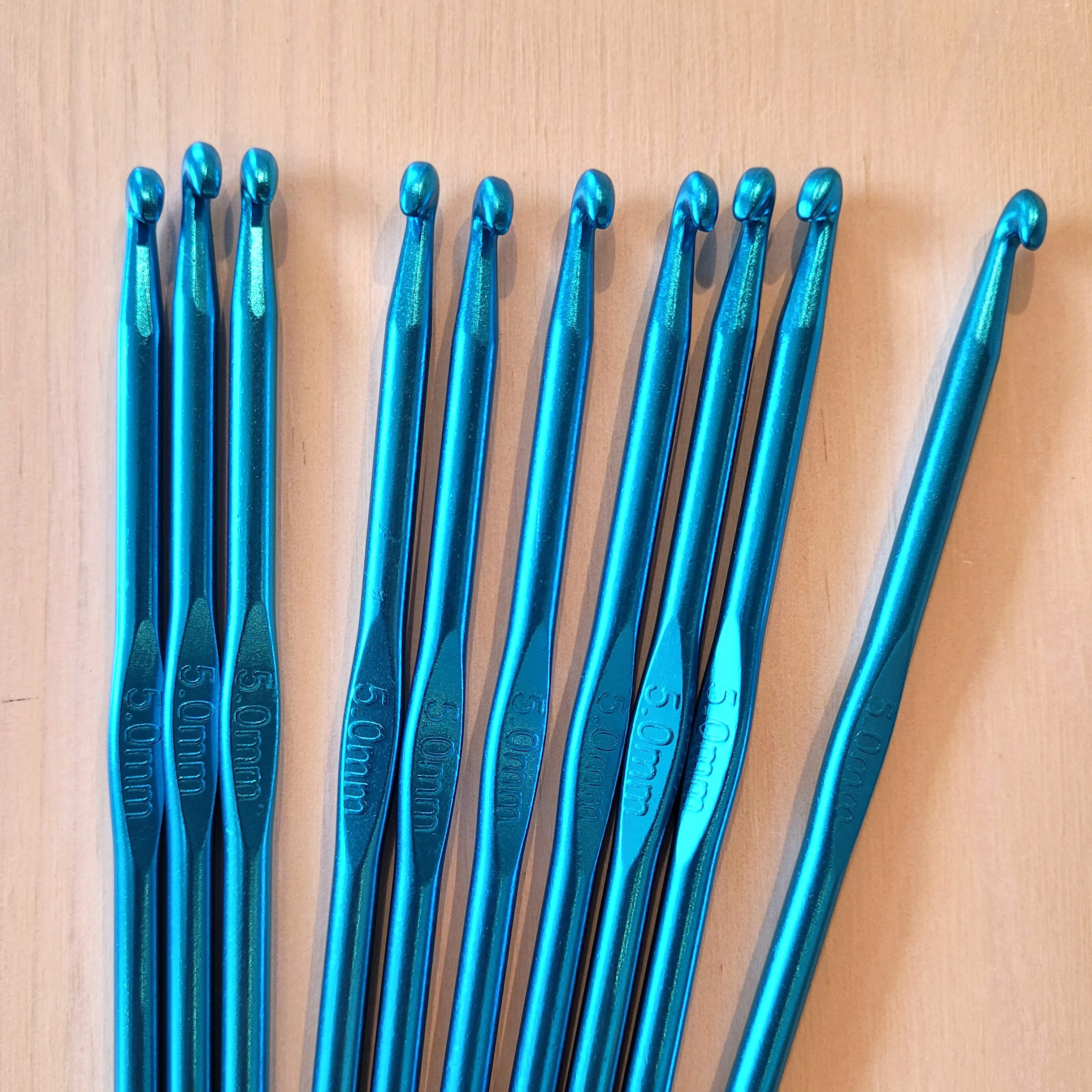 Aluminum hooks - 2 mm to 8 mm