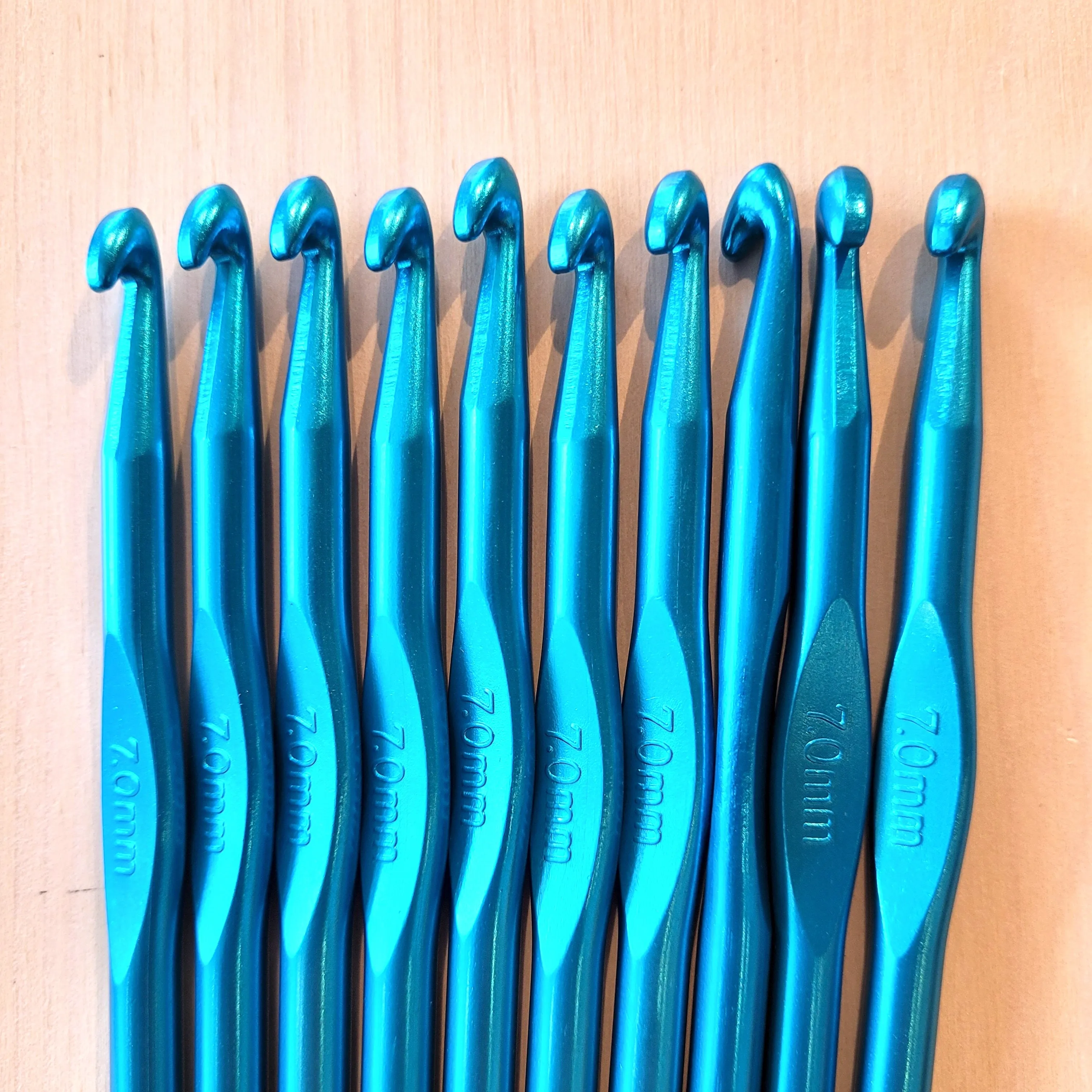 Aluminum hooks - 2 mm to 8 mm