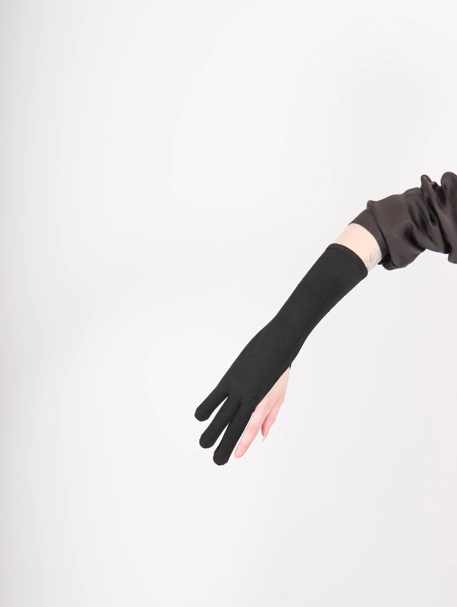 Aye-Aye Short Gloves in Black by Issey Miyake