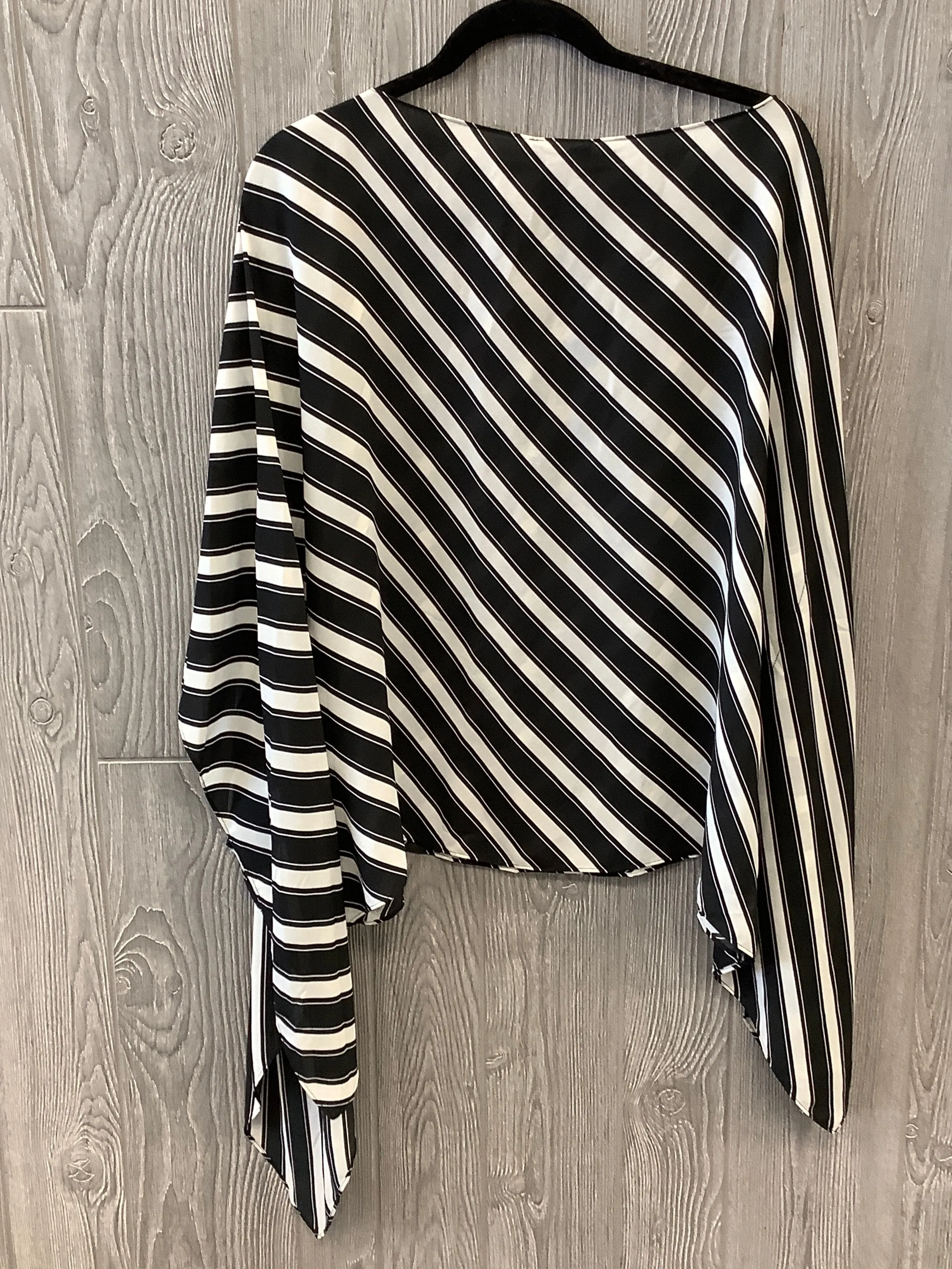 Black & White Shawl Vince Camuto, Size S