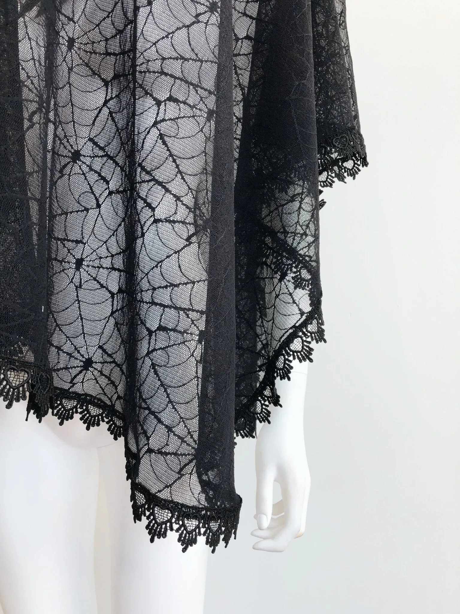 Good Mourning Spiderweb Lace Veil