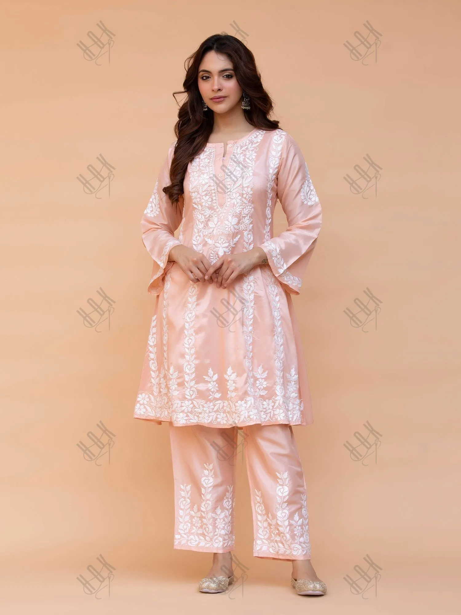 Mahnaz in Saba Chikankari Kurta Set in Habutai Silk - Peach
