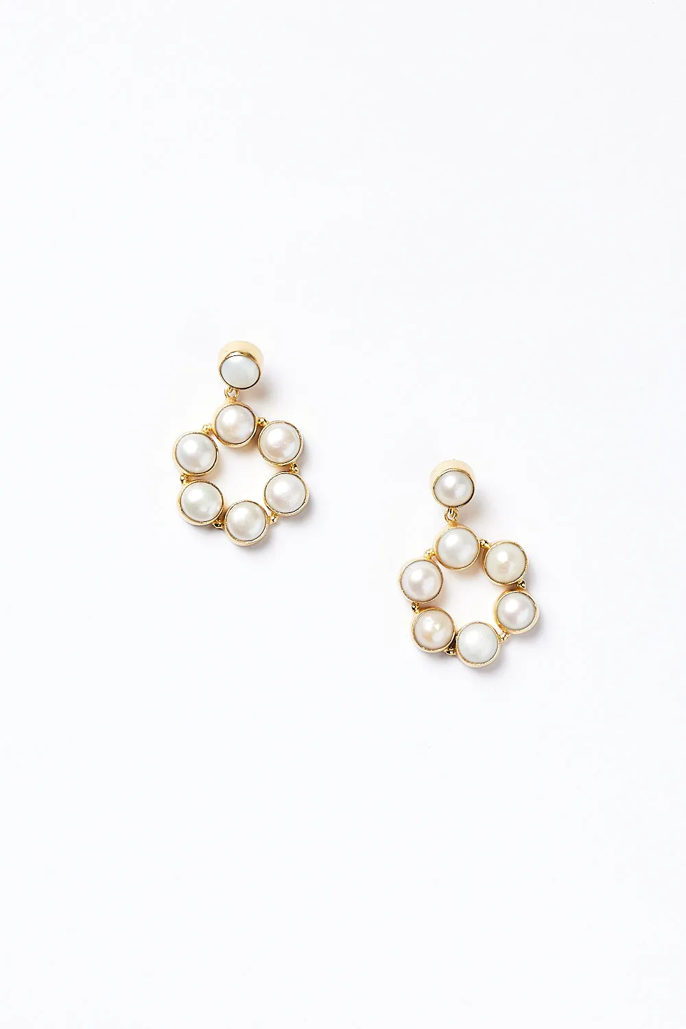 Nylah Flower Earrings in Pearl
