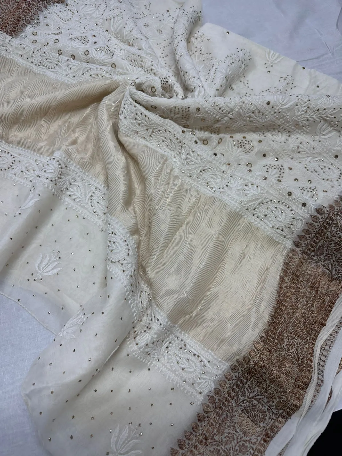 SOFT PURE MOONGA SILK, CHIKAN HAND EMBROIDERED SAREE