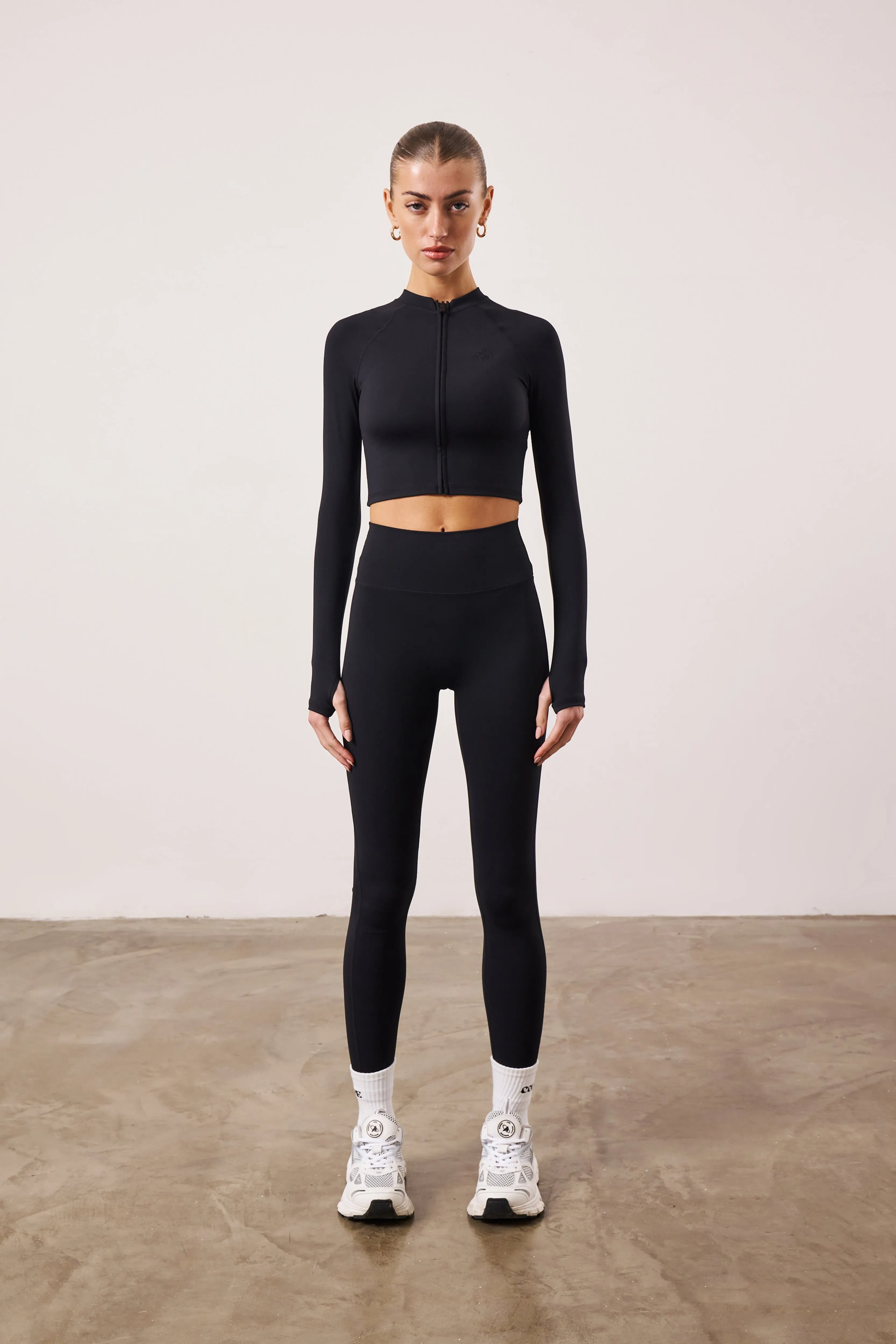 SOFT TOUCH EMBLEM LEGGINGS - BLACK